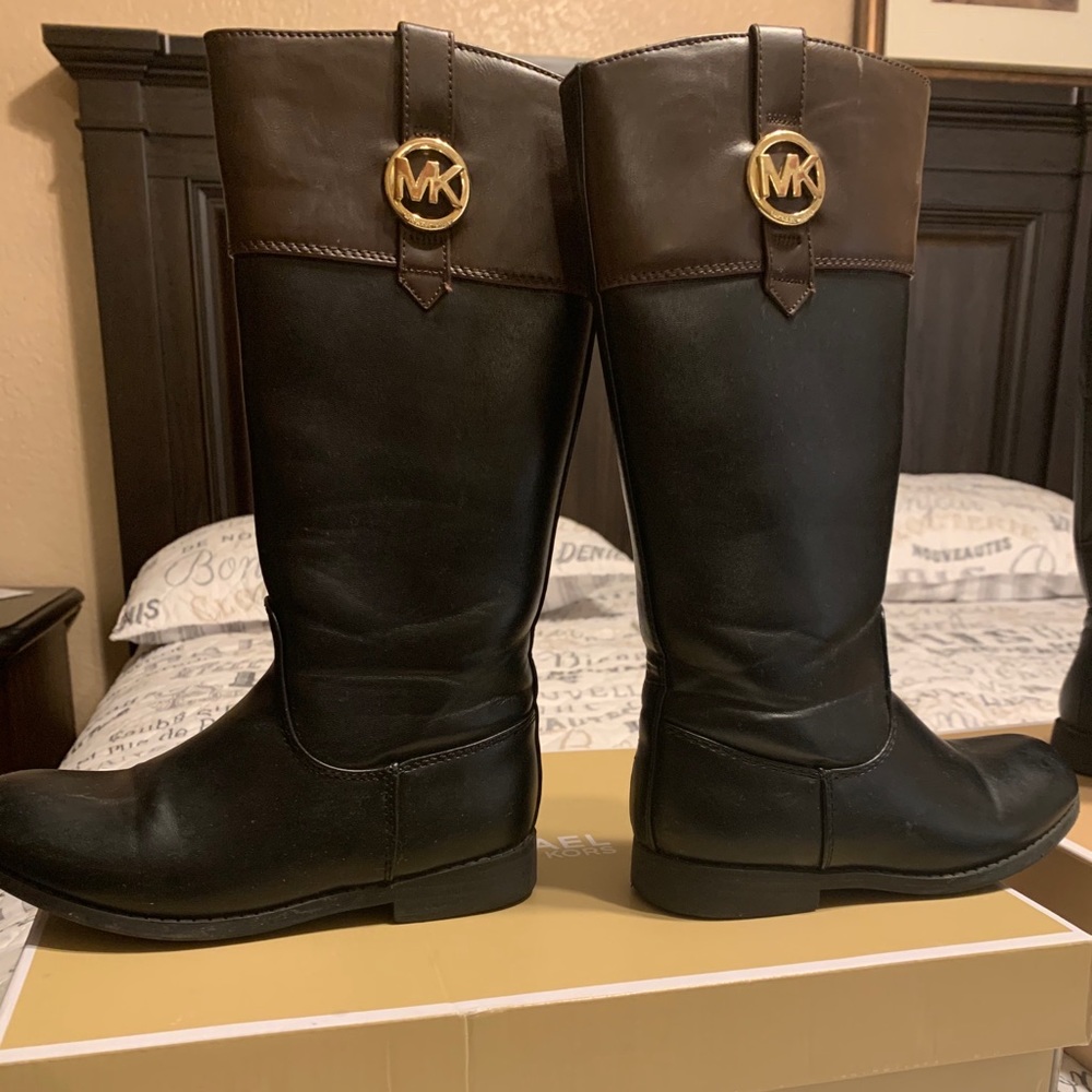 Michale Kors girl boots.